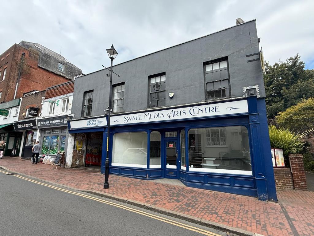 Lot: 64 - HIGH STREET COMMERCIAL PREMISES WITH UPPER PARTS AND PARKING - front of property